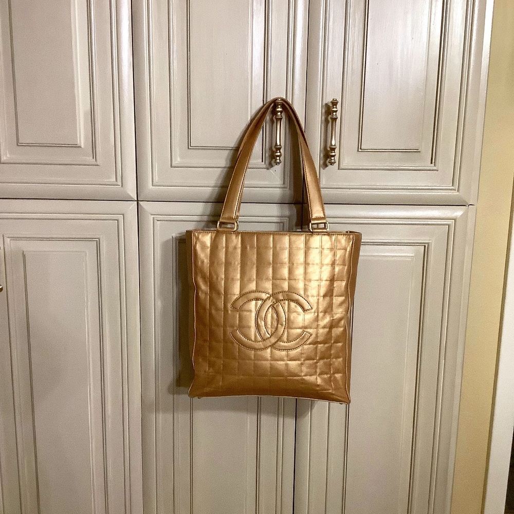 CHANEL GOLD TOTE